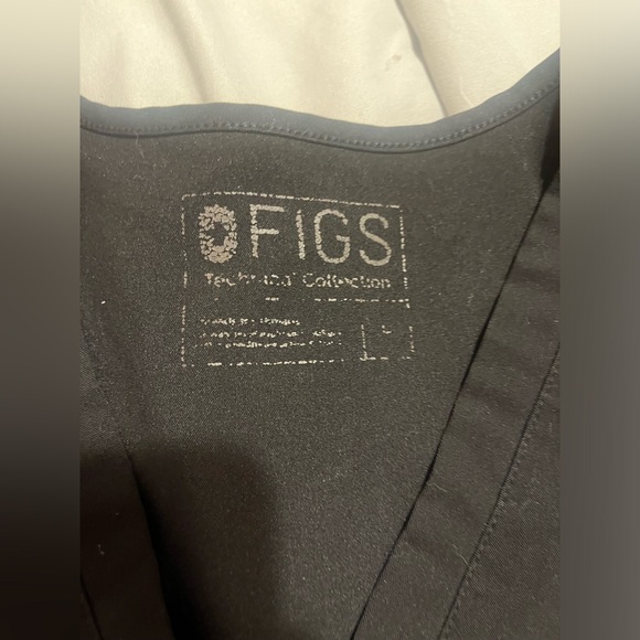 Figs scrub top - Picture 1 of 2